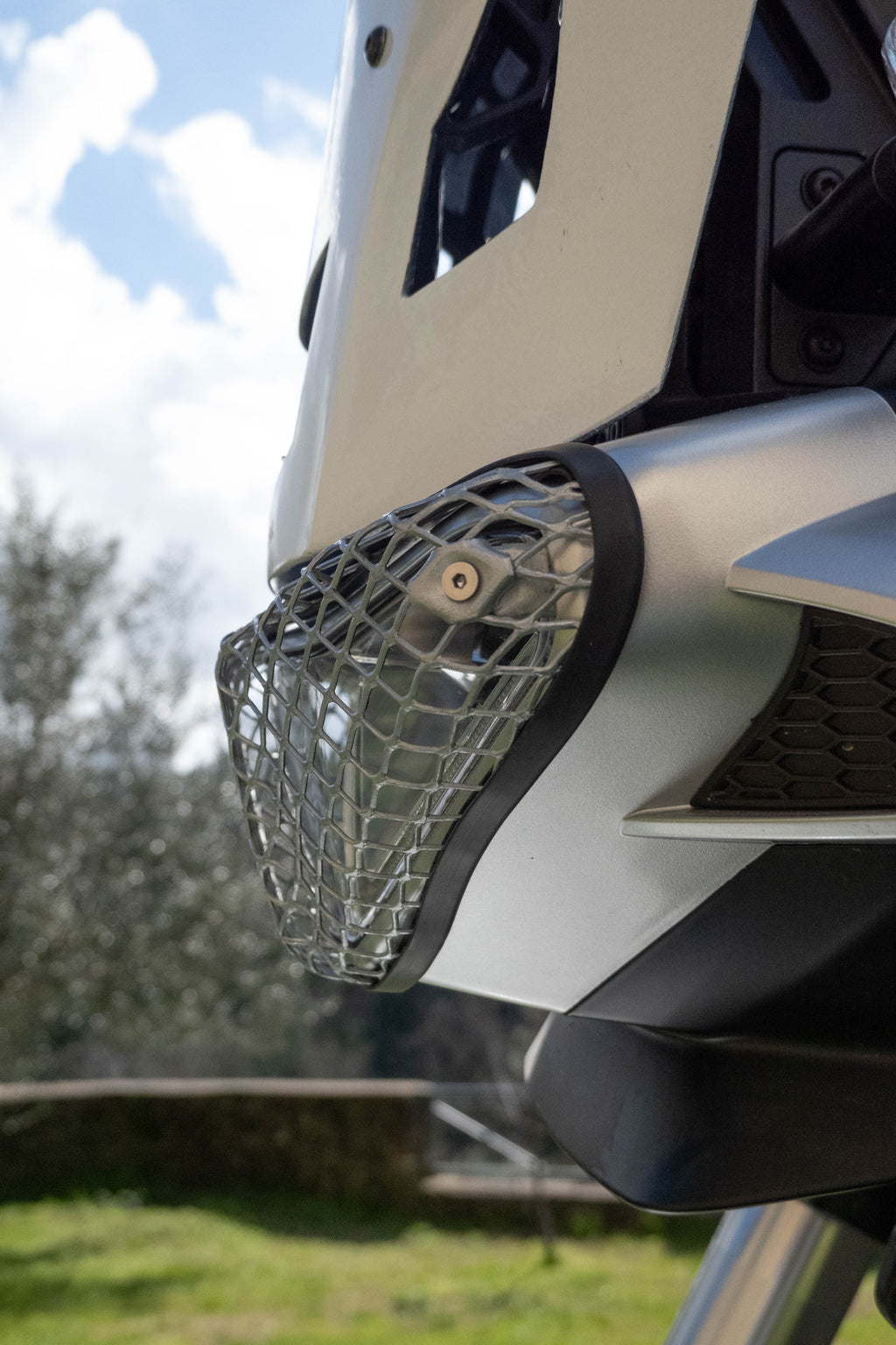 Aprilia Tuareg 660 ’21–’25 – Griglia faro protezione faro NERO