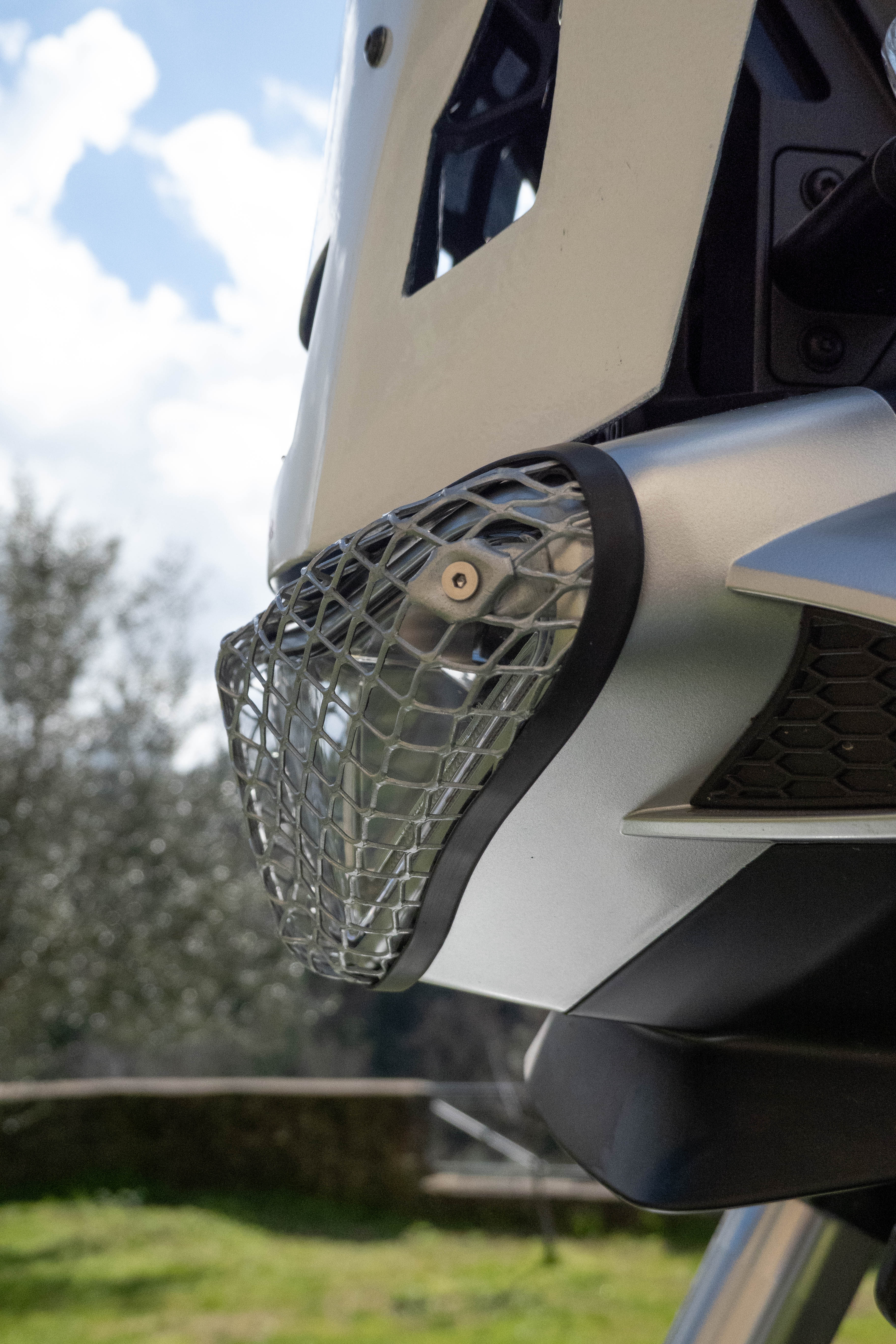 Aprilia Tuareg 660 ’21–’25 – Griglia faro protezione faro NERO