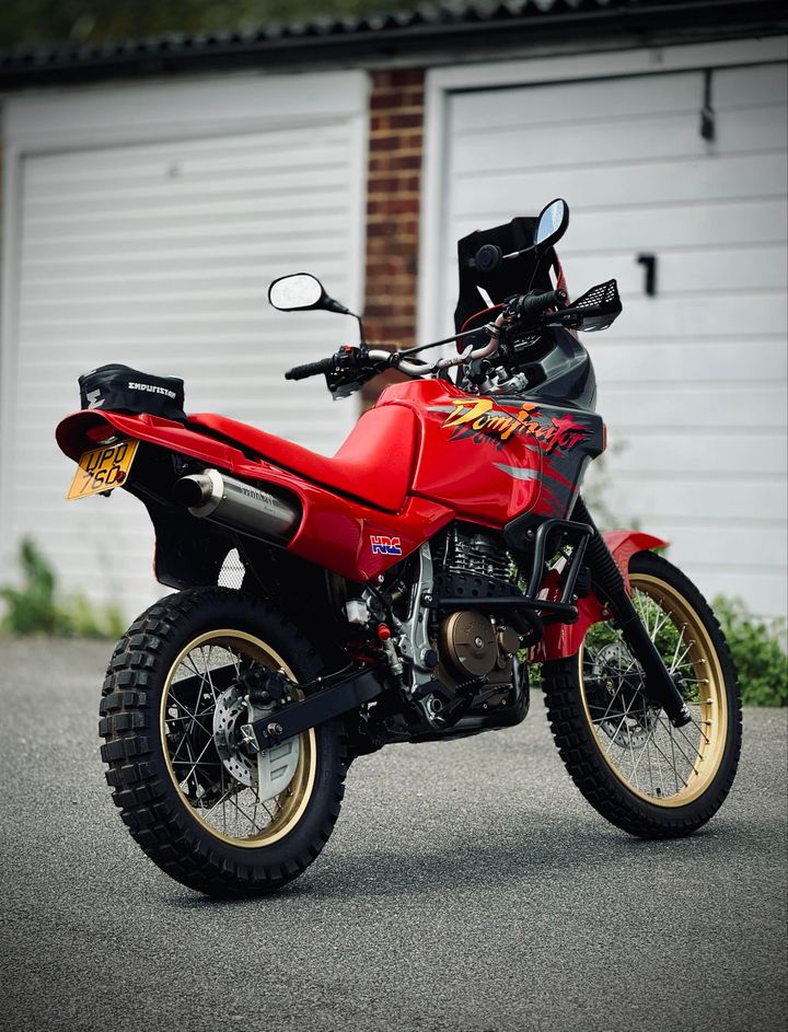 Honda Dominator NX 650 ’88–’ 91  – Cupolino Predator Prima Serie