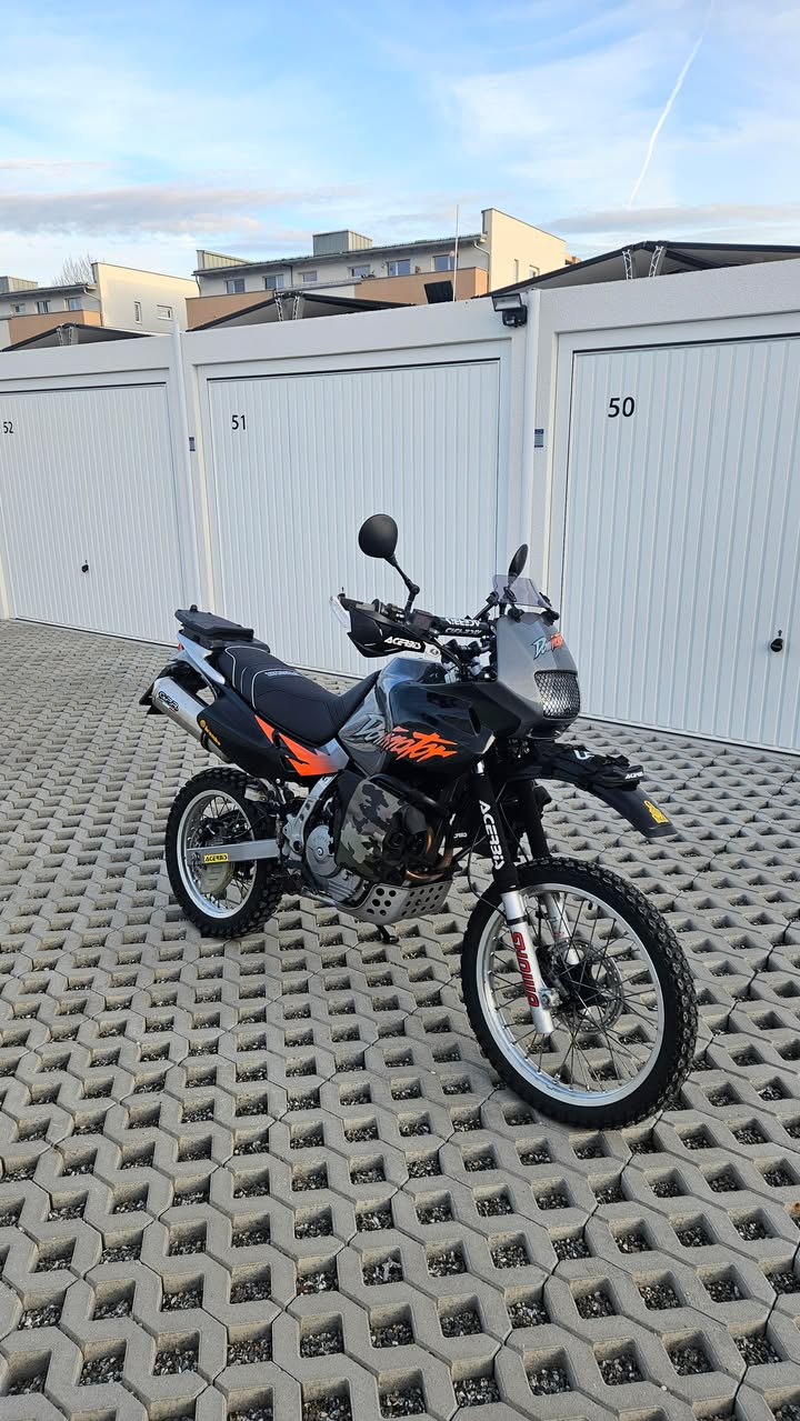 Honda Dominator NX 650 ’88–’95 – Kit Rialzo Sospensione