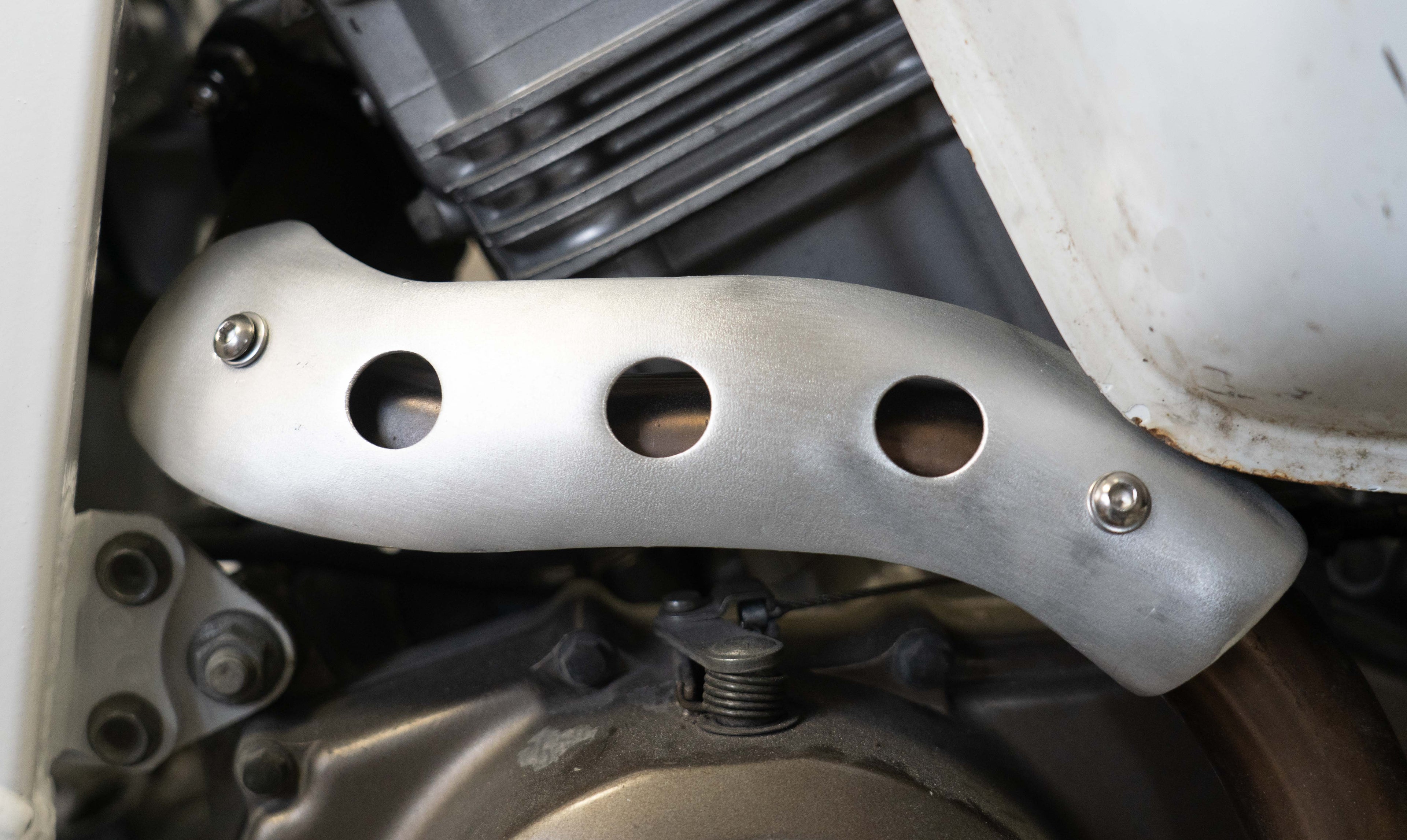 Africa Twin XRV 650/750 – Griglia scarico colletore