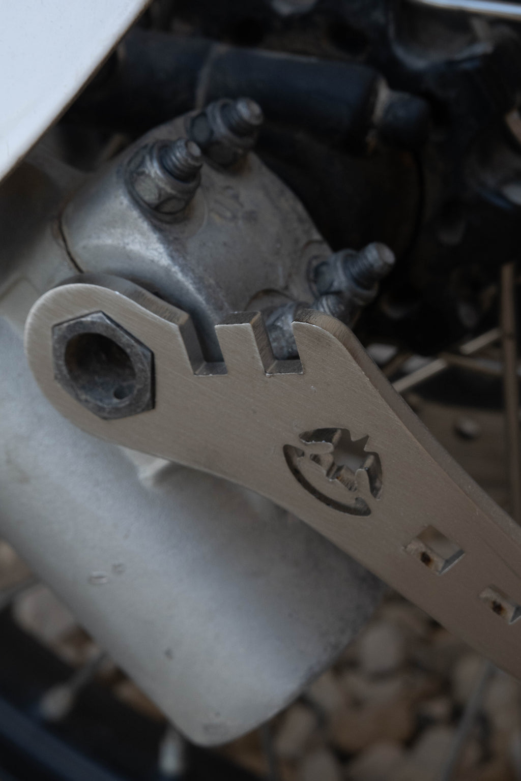 HONDA DOMINATOR NX 650 '88-'02 – Multi tool Kit attrezzi