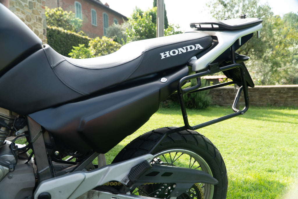 Honda Transalp XL 650 V ’00–’06 – Fianchetti Posteriori