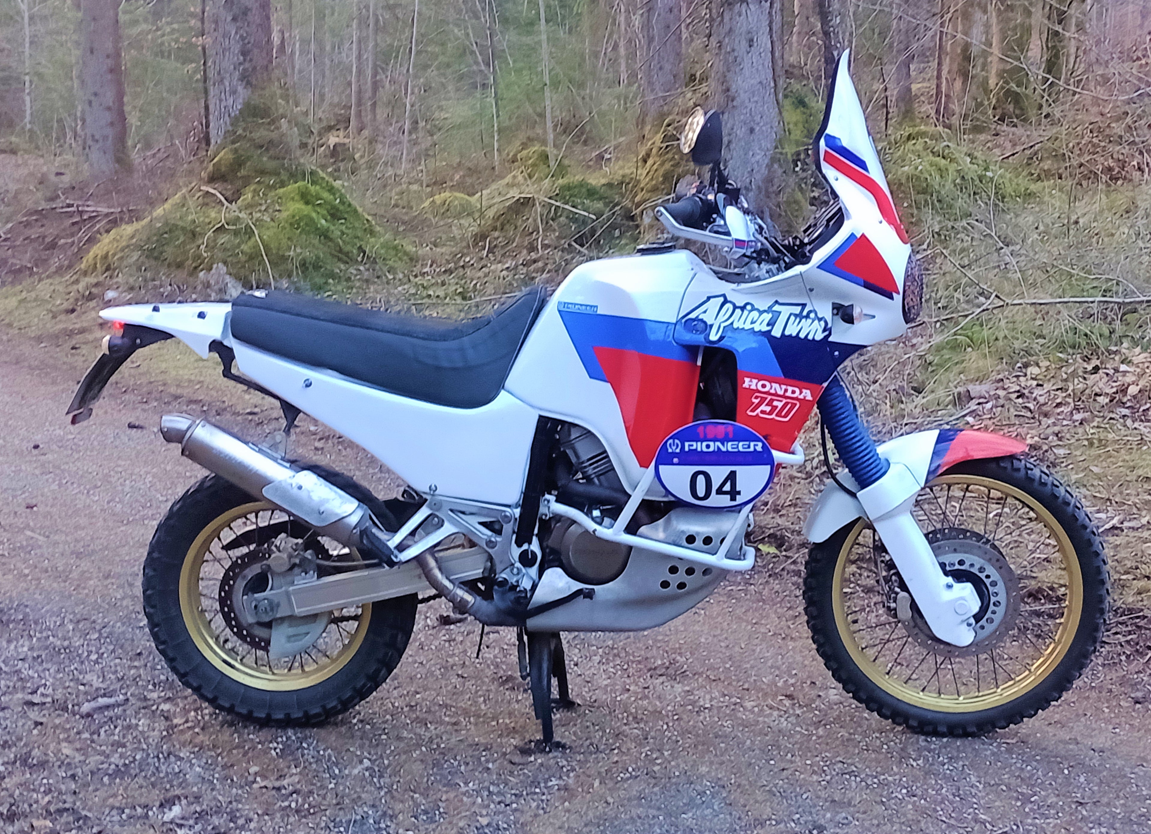 Honda Africa Twin RD03/RD04 ’88–’92 – Fianchetti Posteriori