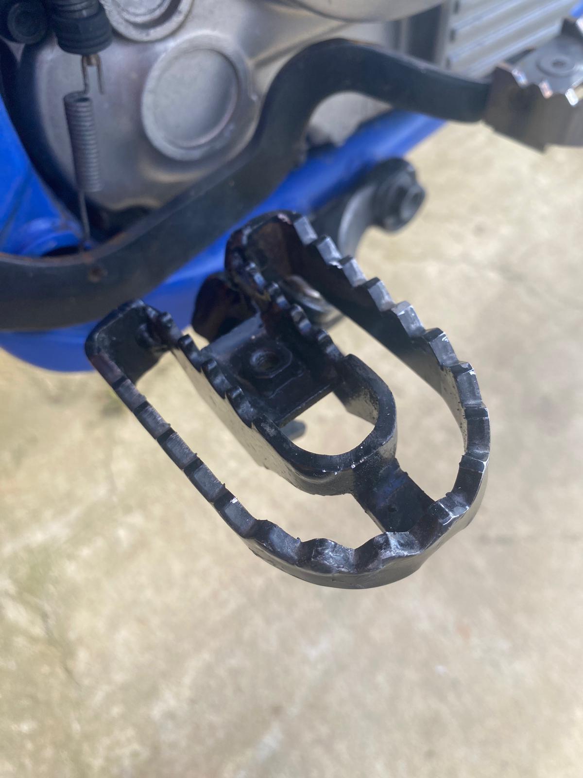 Honda Dominator NX 650 ’88–’95 – Pedane Maggiorate (da saldare)