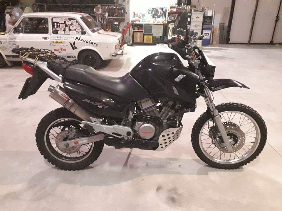 Honda Transalp XL 650 V ’00–’06 – Fianchetti laterali
