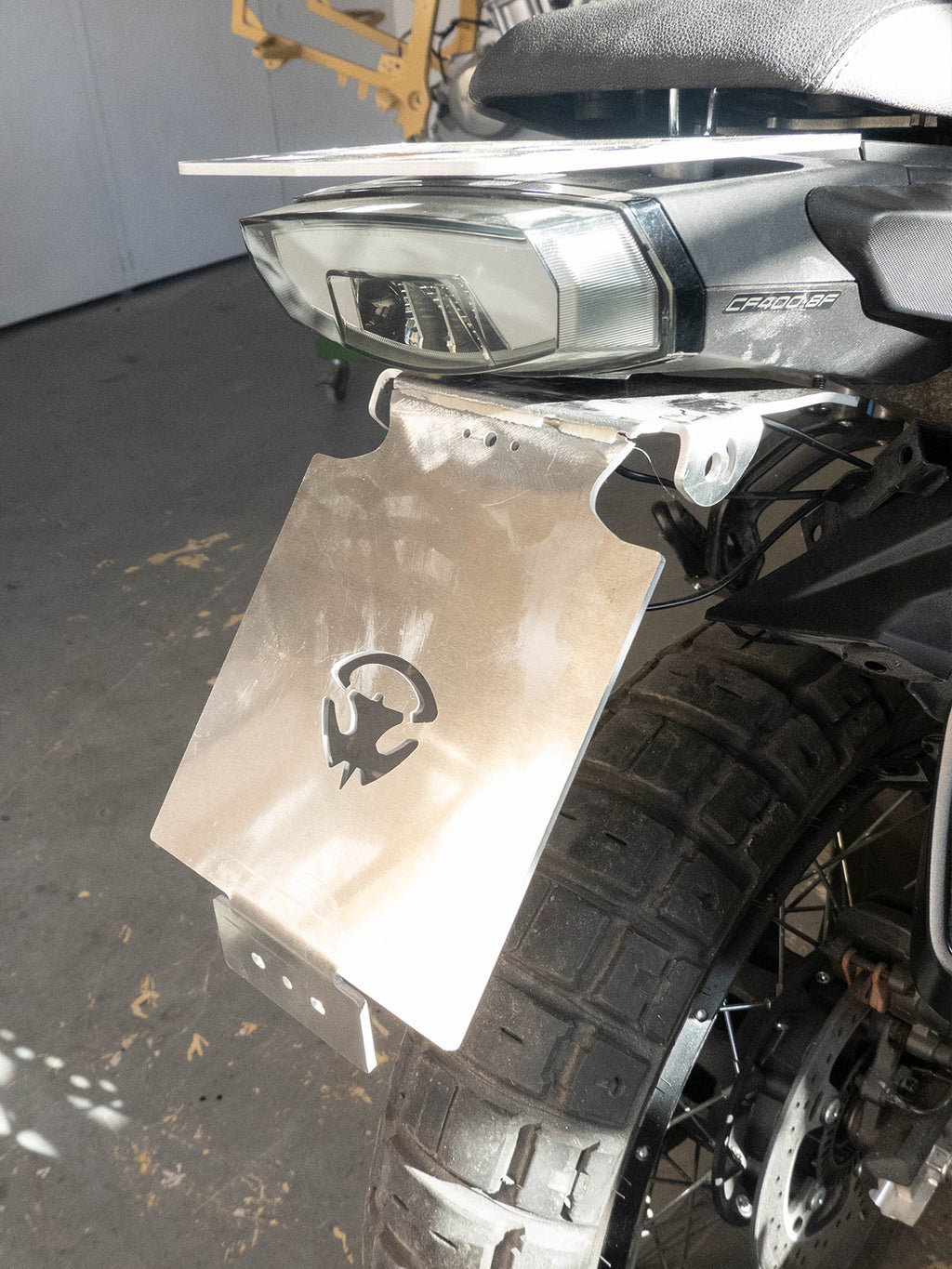 CFMOTO 450MT Porta Targa in Alluminio 3 mm | Racing Tail Tidy