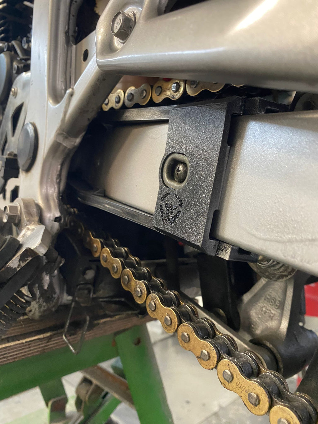 Honda Transalp XL 600 V ’87–’99 – Guida Catena / Fascia Scorri Catena