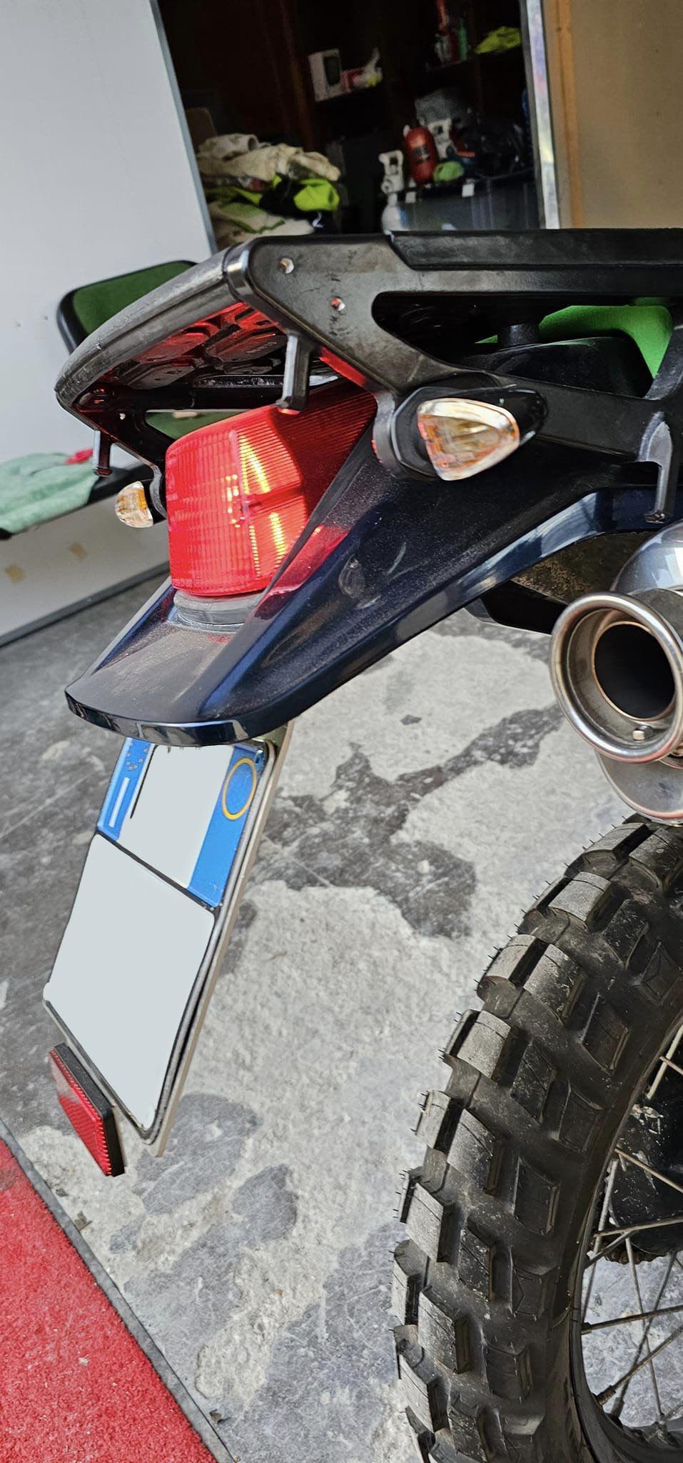 Kawasaki KLE 500 ’93–’07 – Porta Targa in Alluminio 3 mm